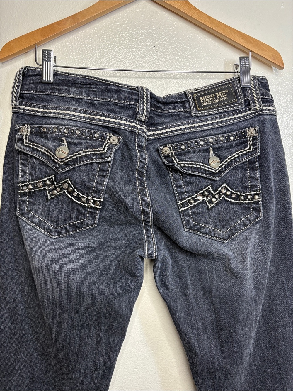 Miss Me Black Embroidered Studded Skinny Jeans Women Size 31 BLEMISH